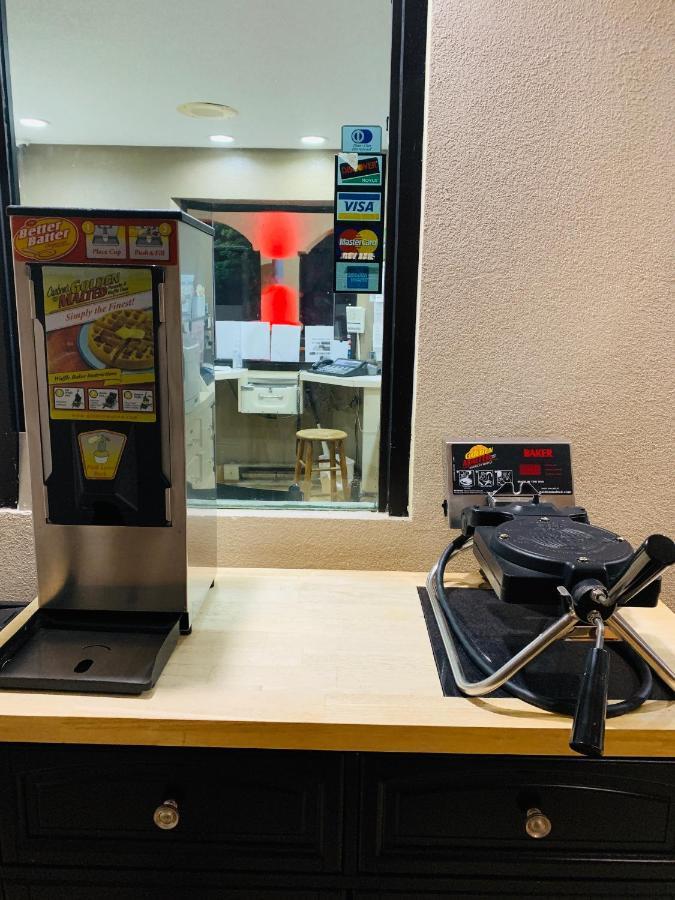 Super 8 By Wyndham Cincinnati-Springdale Oh מראה חיצוני תמונה