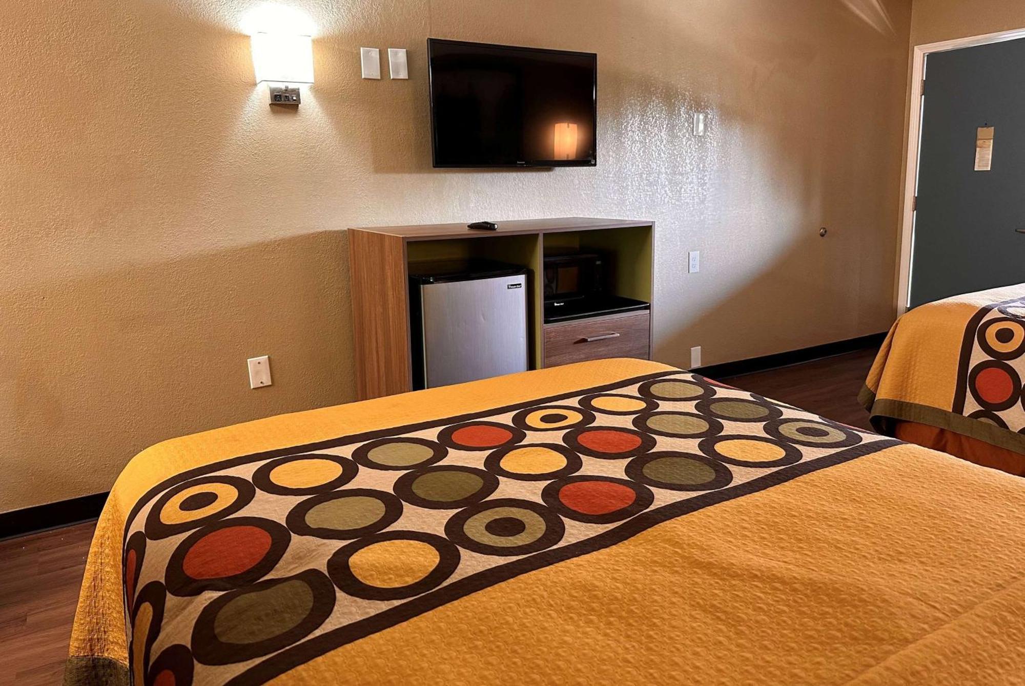 Super 8 By Wyndham Cincinnati-Springdale Oh מראה חיצוני תמונה